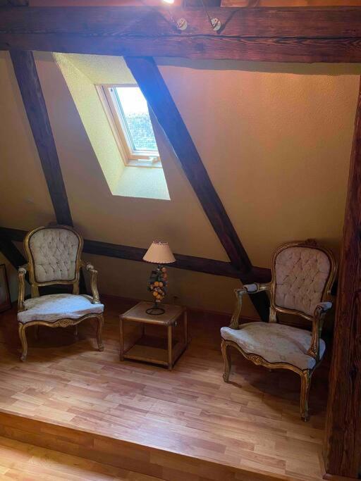 Le Majestueux Dans Le Centre Historique Lägenhet Riquewihr Exteriör bild
